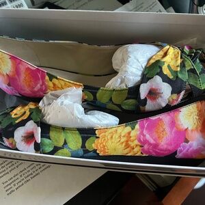 Nine West Floral Fabric Ballet Flat Open-toe Multi-color Womens SIZE 8.5 NWOT
